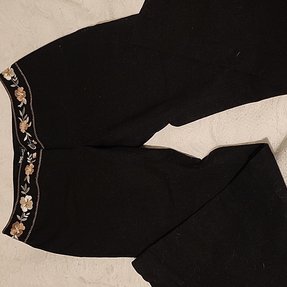 INCstretch International Concepts Petite, Women's 6P, black w/ embroidered waist